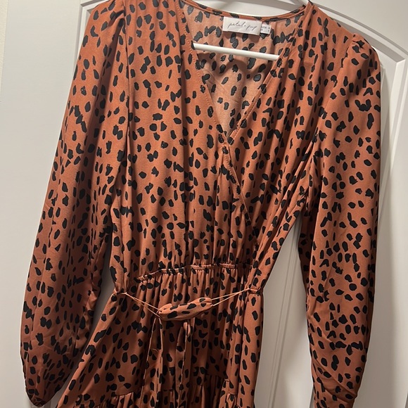 Petal & Pup Size 4 Midi Cheetah print dress worn only a few times - Picture 5 of 8